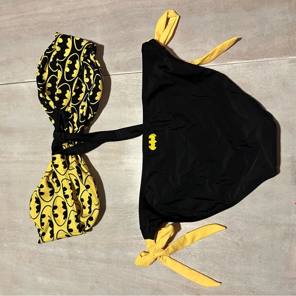 Hot Topic Batman Logo Bikini Set - Picture 6 of 6